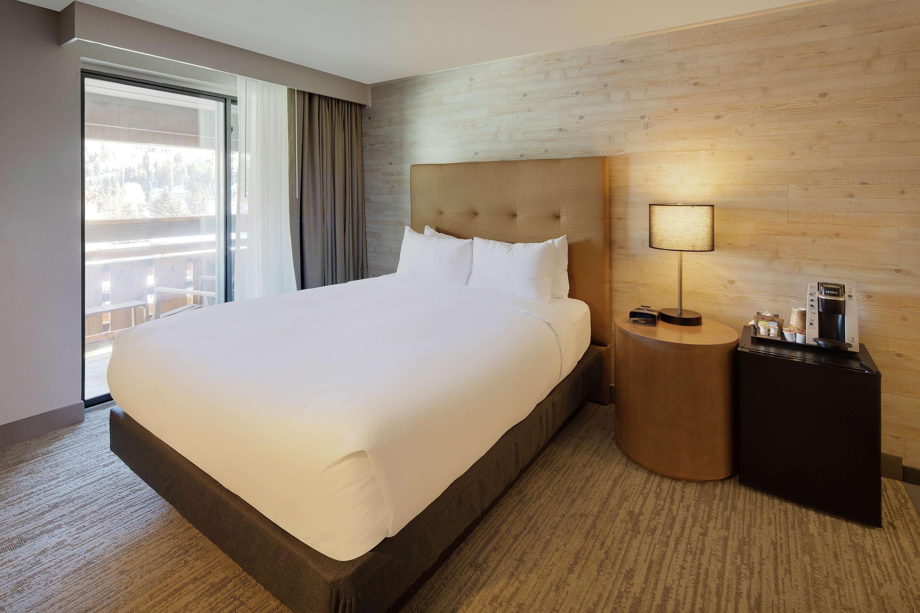 Highline Vail - A Doubletree By Hilton Hotell Exteriör bild