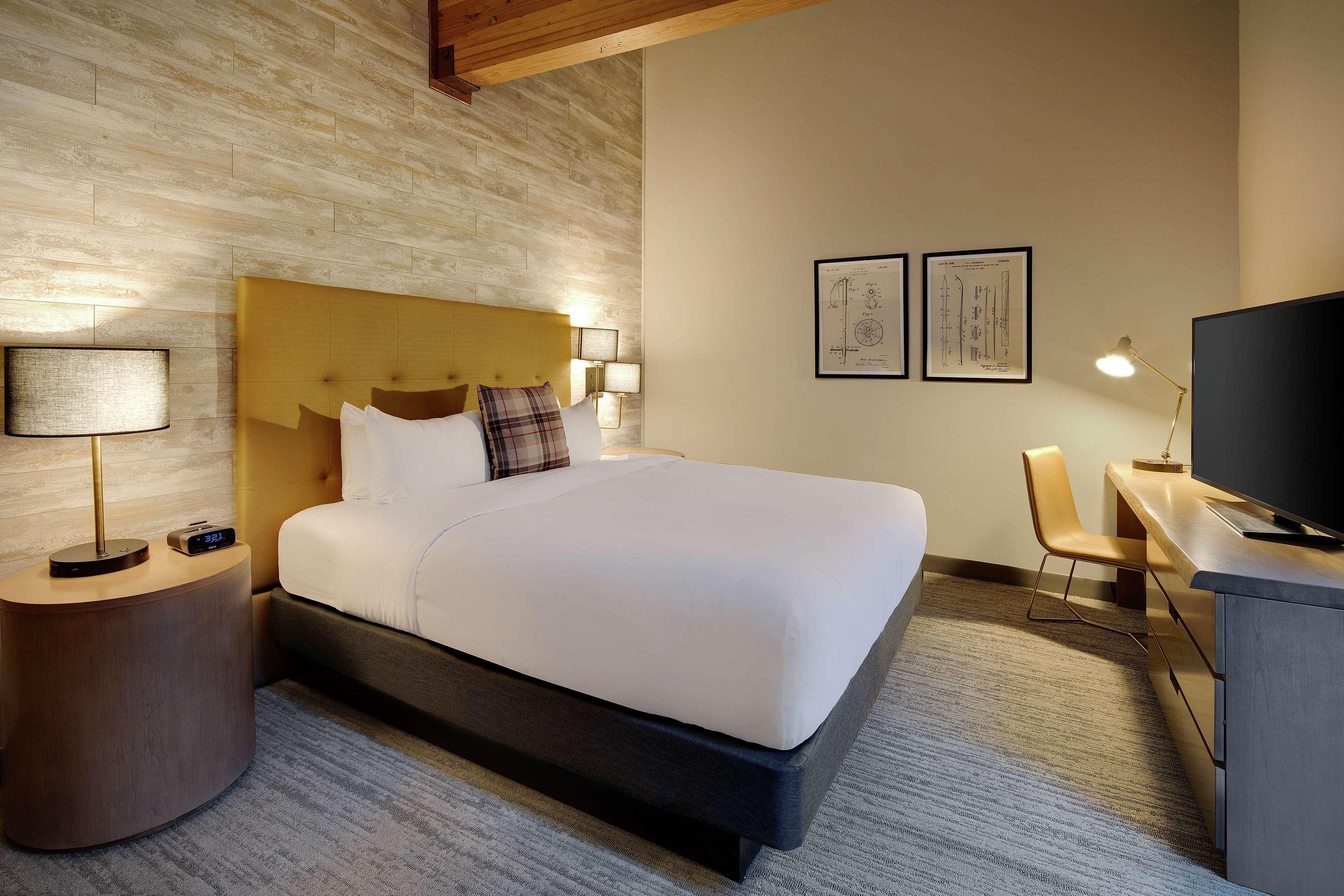 Highline Vail - A Doubletree By Hilton Hotell Exteriör bild