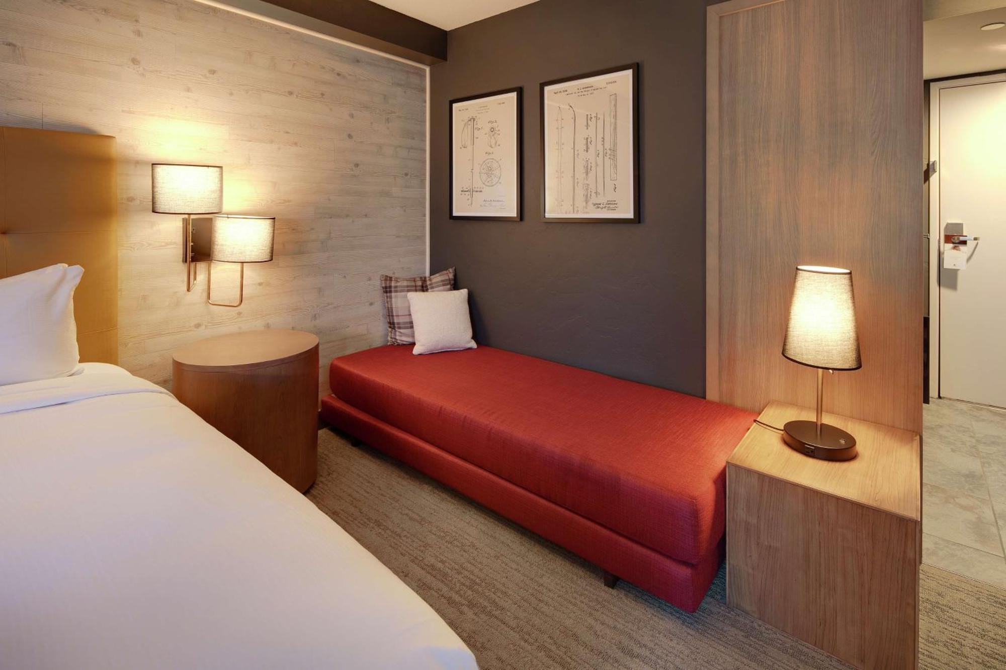Highline Vail - A Doubletree By Hilton Hotell Exteriör bild